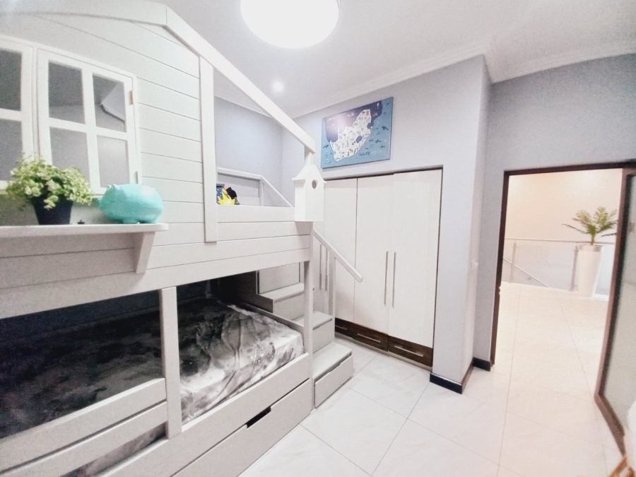 5 Bedroom Property for Sale in Greenstone Hill Gauteng