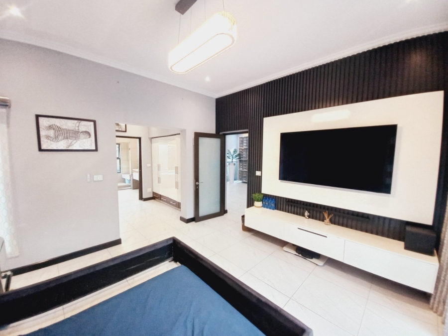 5 Bedroom Property for Sale in Greenstone Hill Gauteng