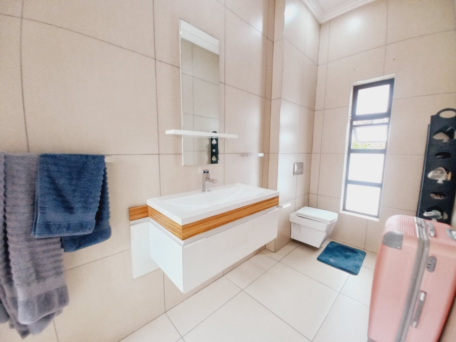 5 Bedroom Property for Sale in Greenstone Hill Gauteng