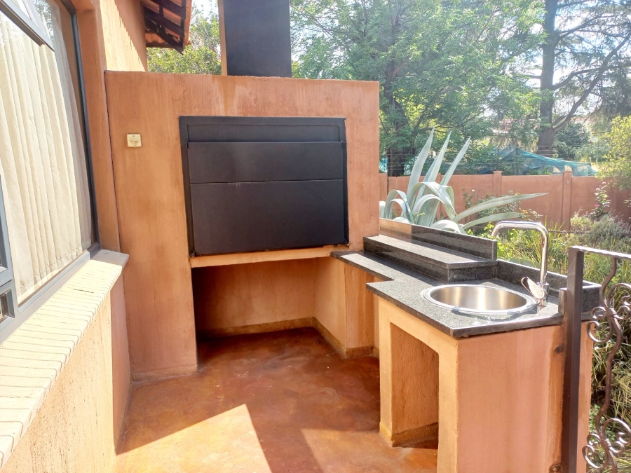  Bedroom Property for Sale in Ferndale Gauteng