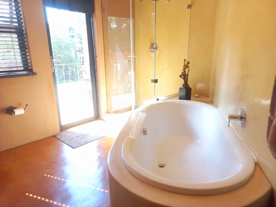  Bedroom Property for Sale in Ferndale Gauteng