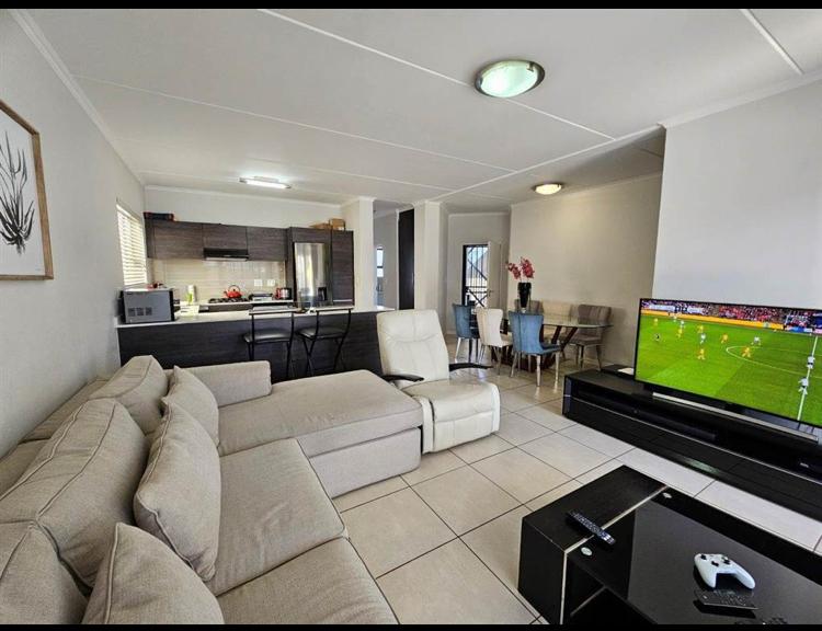 2 Bedroom Property for Sale in Olivedale Gauteng