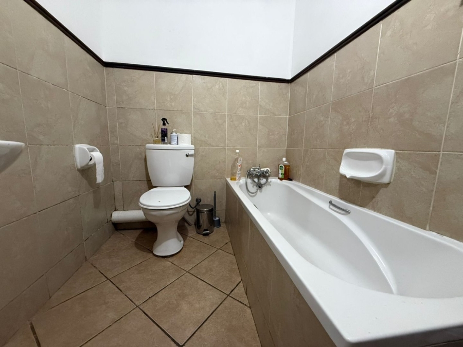 To Let 2 Bedroom Property for Rent in The Orchards Gauteng