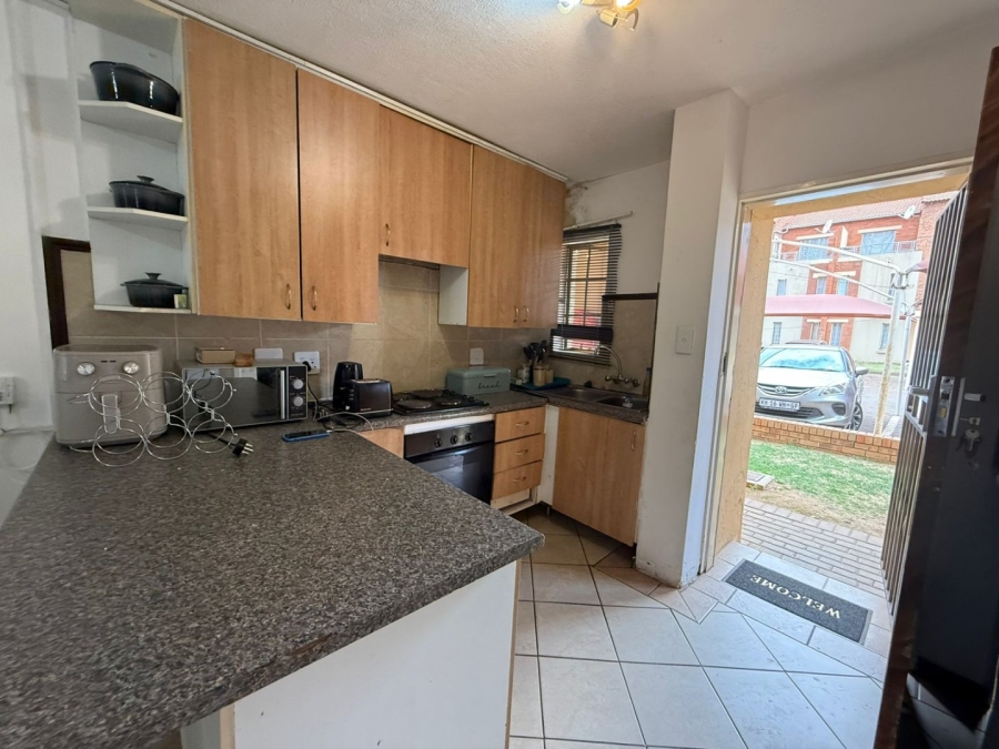 To Let 2 Bedroom Property for Rent in The Orchards Gauteng