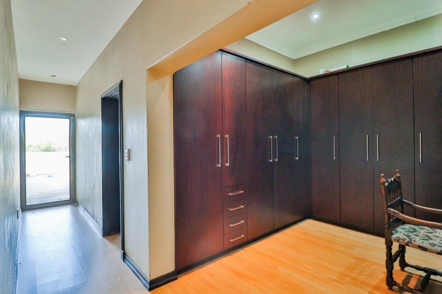 5 Bedroom Property for Sale in Meyersdal Eco Estate Gauteng