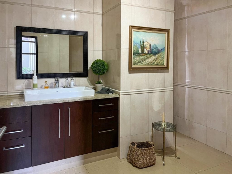 5 Bedroom Property for Sale in Meyersdal Eco Estate Gauteng