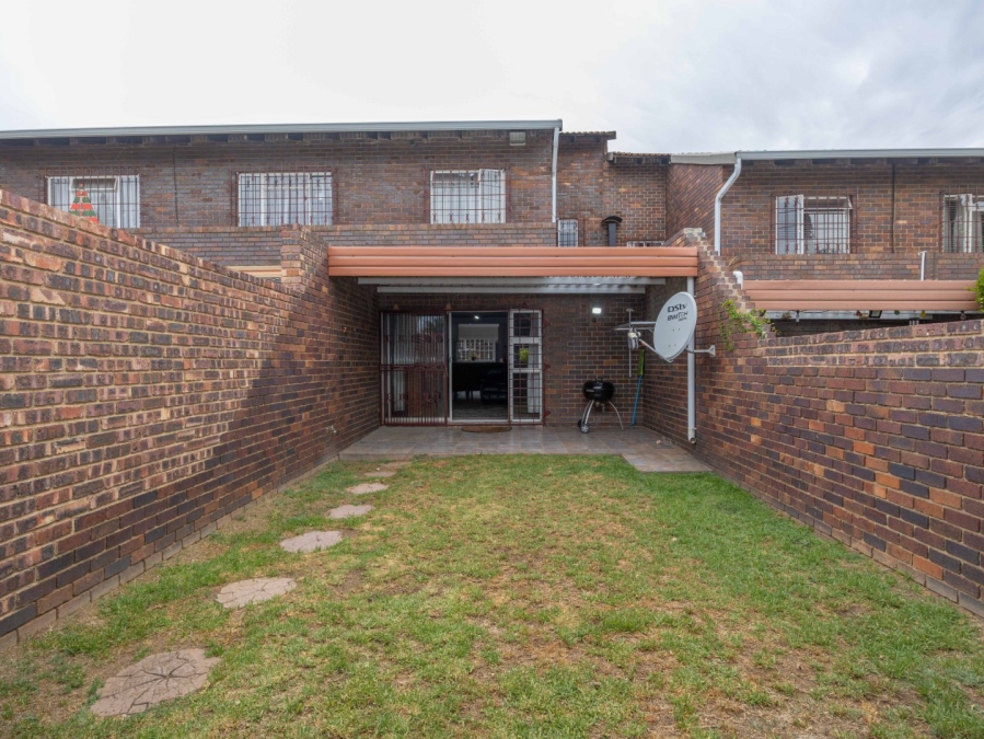 4 Bedroom Property for Sale in Eden Glen Gauteng