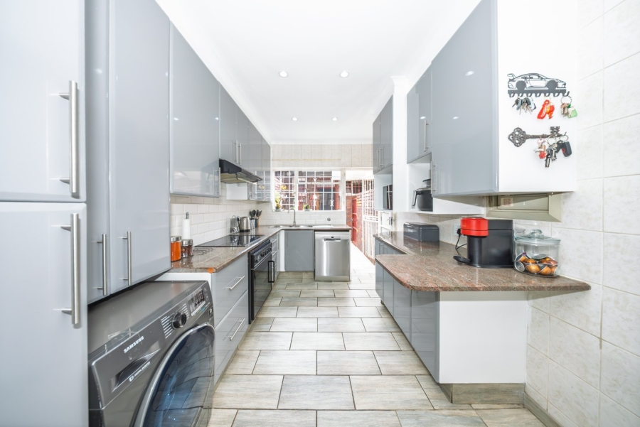 4 Bedroom Property for Sale in Eden Glen Gauteng