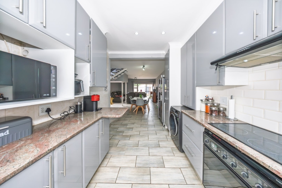 4 Bedroom Property for Sale in Eden Glen Gauteng