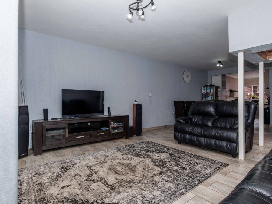 4 Bedroom Property for Sale in Eden Glen Gauteng