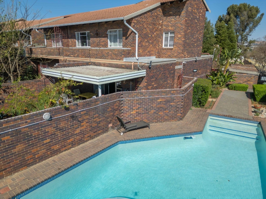 4 Bedroom Property for Sale in Eden Glen Gauteng