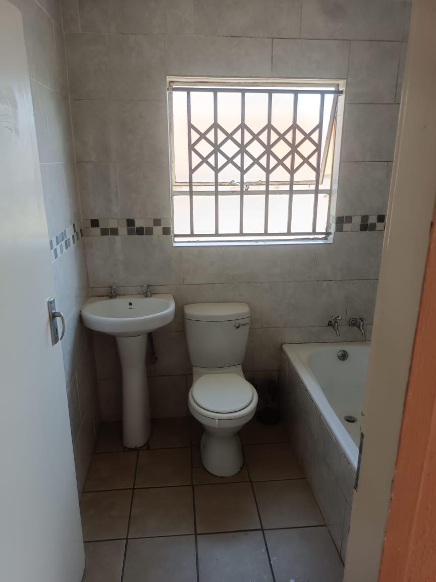 2 Bedroom Property for Sale in Kagiso Gauteng