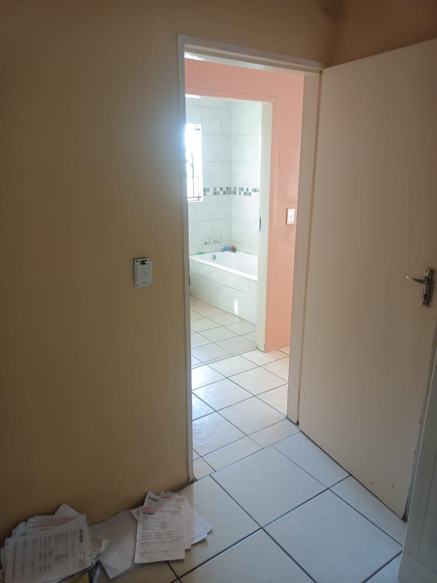 2 Bedroom Property for Sale in Kagiso Gauteng