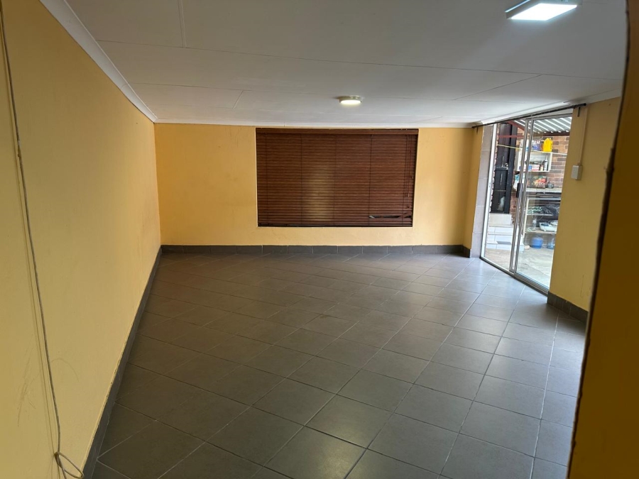 1 Bedroom Property for Sale in South Hills Gauteng