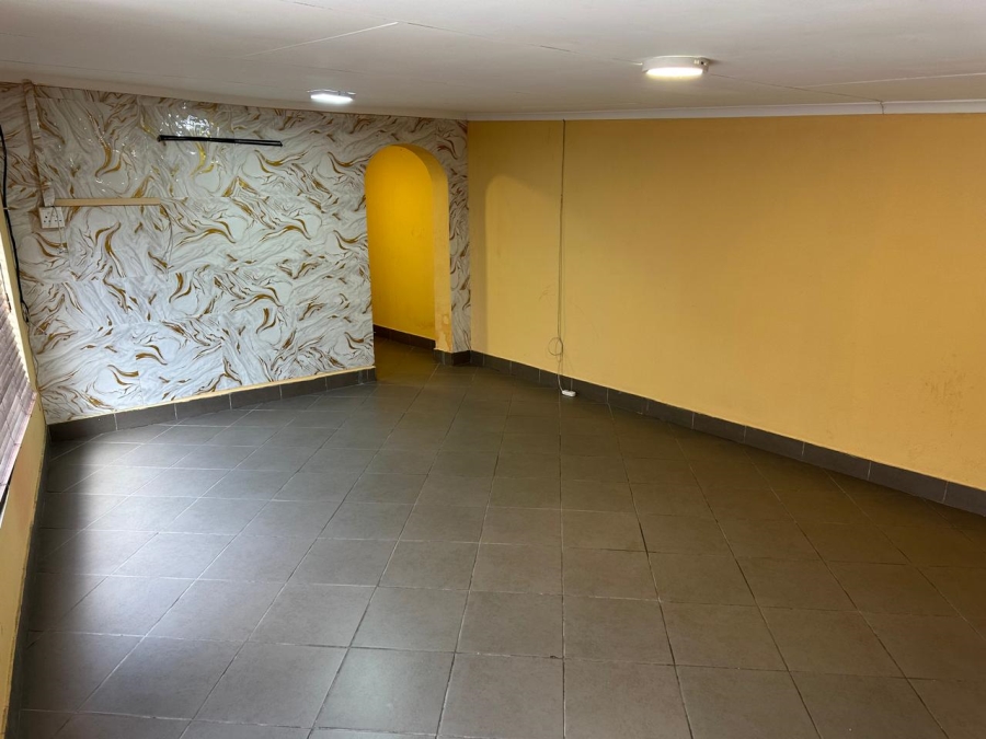 1 Bedroom Property for Sale in South Hills Gauteng