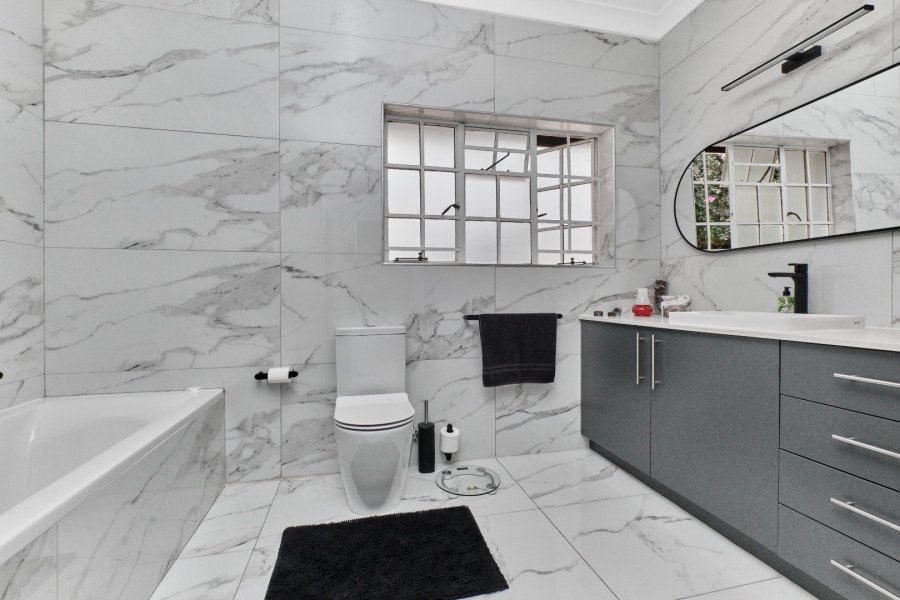 4 Bedroom Property for Sale in Northcliff Gauteng