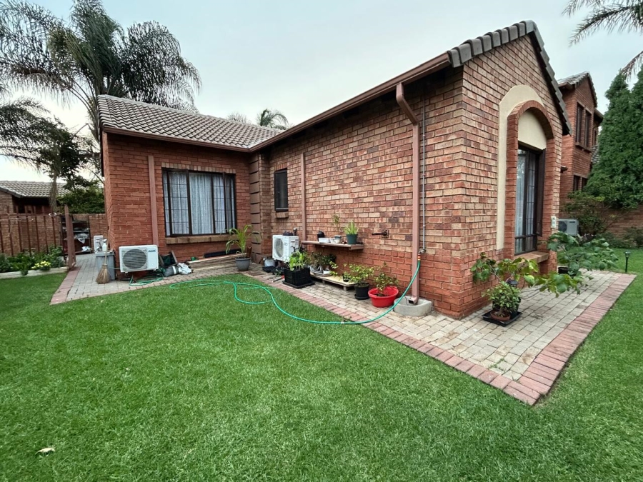 4 Bedroom Property for Sale in Eco Park Gauteng