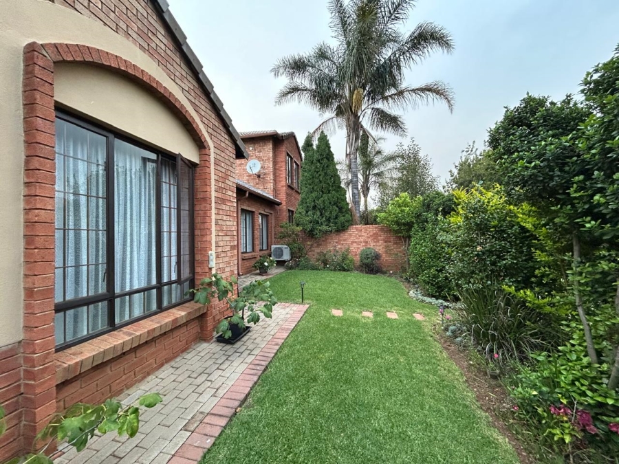 4 Bedroom Property for Sale in Eco Park Gauteng