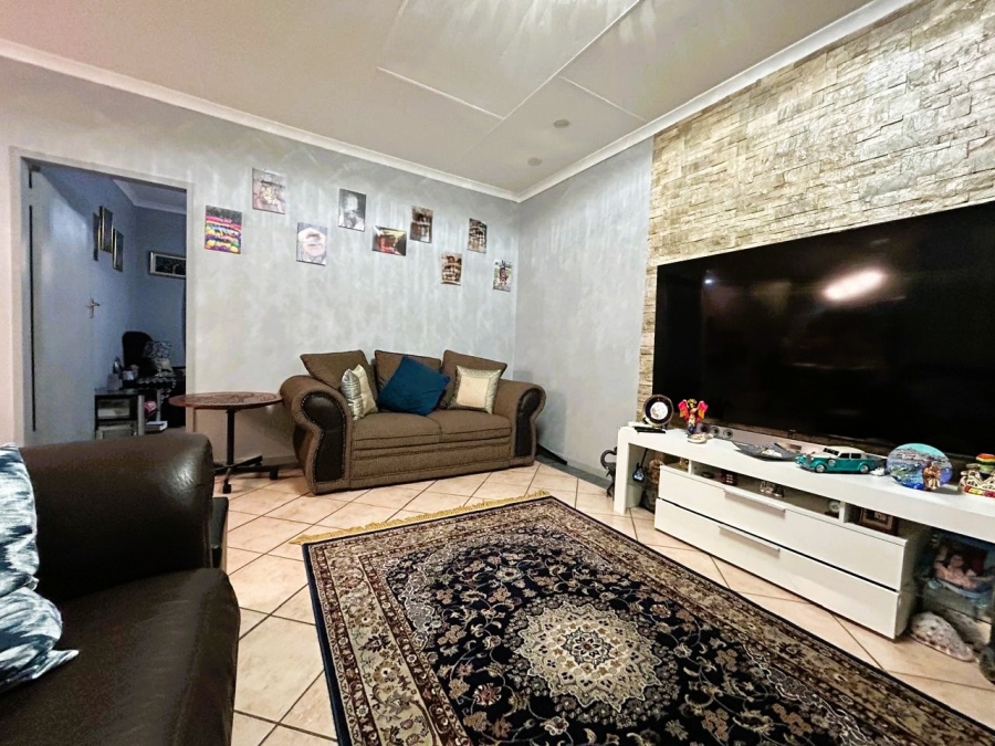 4 Bedroom Property for Sale in Eco Park Gauteng