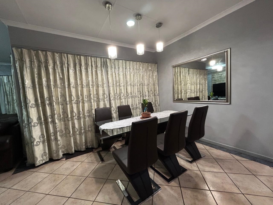 4 Bedroom Property for Sale in Eco Park Gauteng