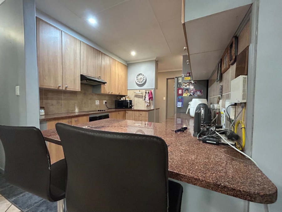 4 Bedroom Property for Sale in Eco Park Gauteng