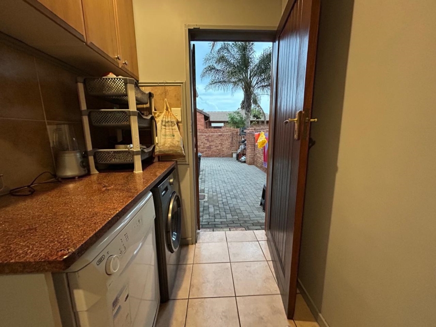 4 Bedroom Property for Sale in Eco Park Gauteng