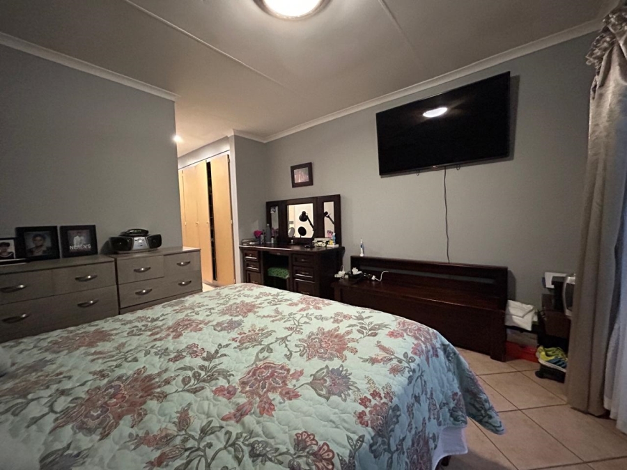 4 Bedroom Property for Sale in Eco Park Gauteng