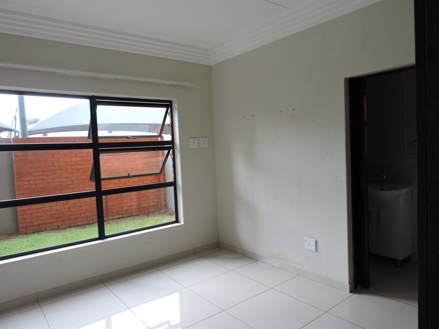 2 Bedroom Property for Sale in Eveleigh Gauteng