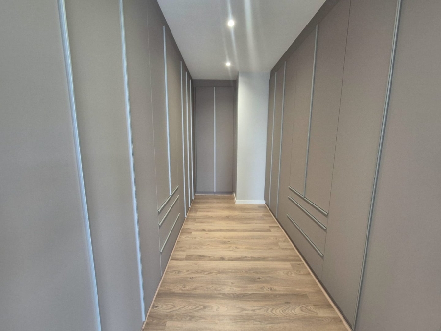 To Let 6 Bedroom Property for Rent in Waterfall Country Estate Gauteng