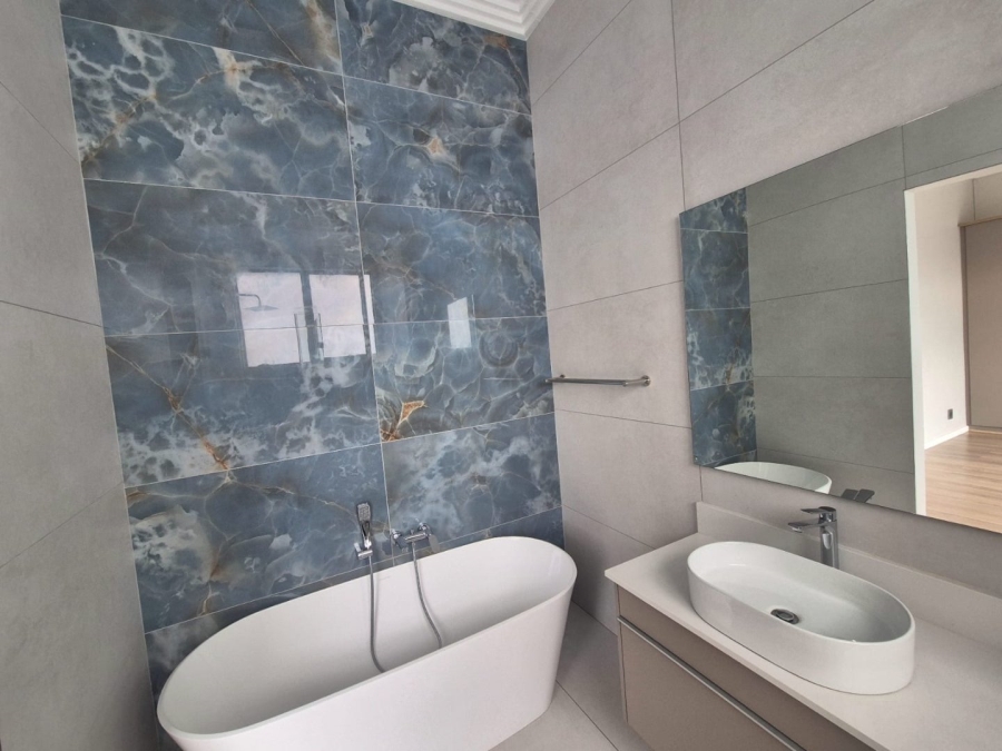 To Let 6 Bedroom Property for Rent in Waterfall Country Estate Gauteng