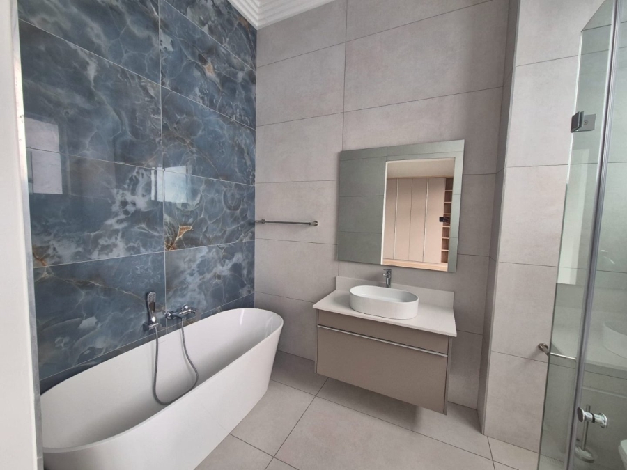 To Let 6 Bedroom Property for Rent in Waterfall Country Estate Gauteng