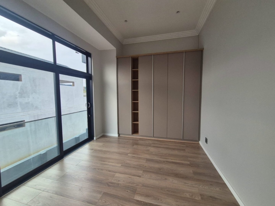 To Let 6 Bedroom Property for Rent in Waterfall Country Estate Gauteng