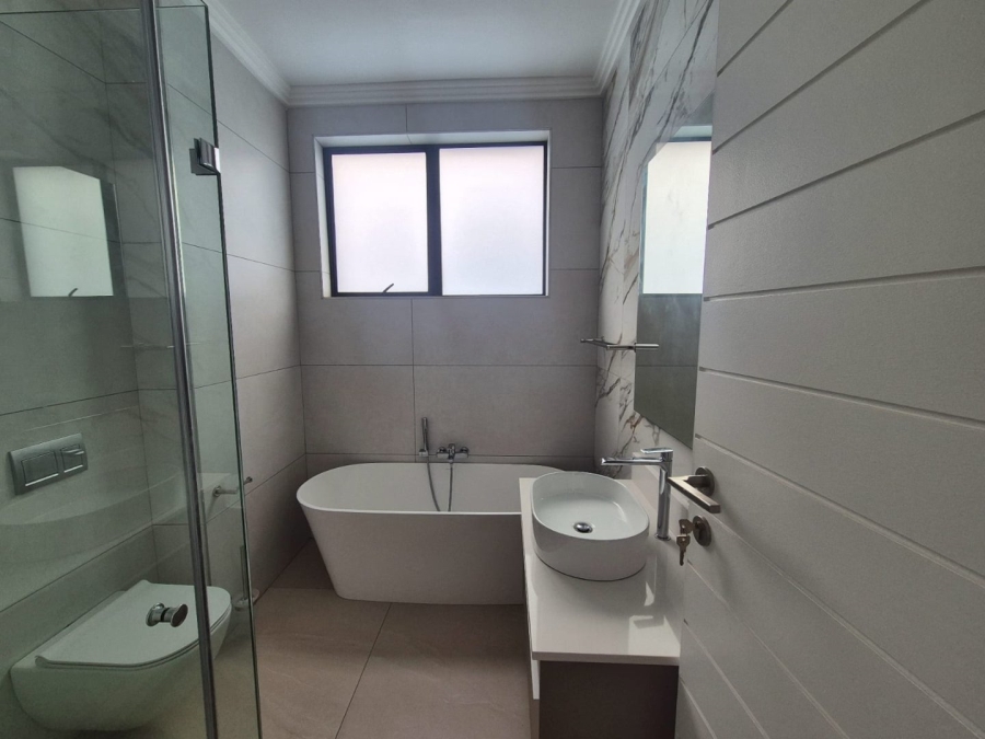 To Let 6 Bedroom Property for Rent in Waterfall Country Estate Gauteng