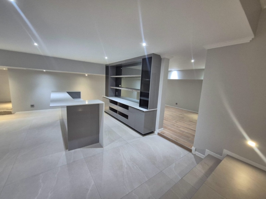 To Let 6 Bedroom Property for Rent in Waterfall Country Estate Gauteng