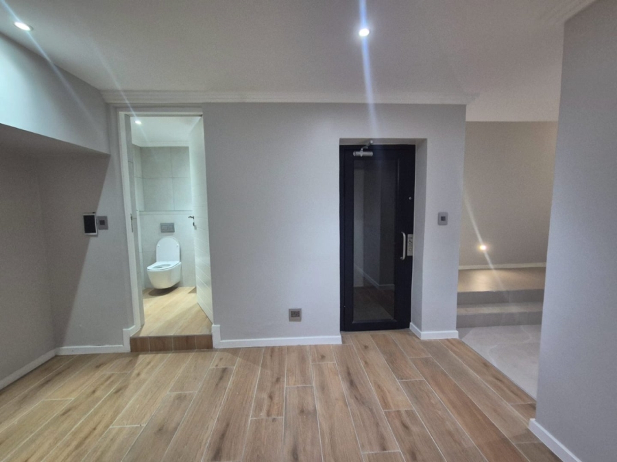 To Let 6 Bedroom Property for Rent in Waterfall Country Estate Gauteng