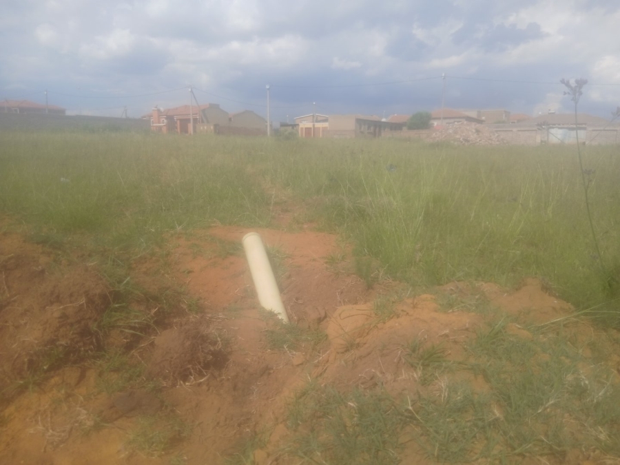  Bedroom Property for Sale in Mohlakeng Gauteng