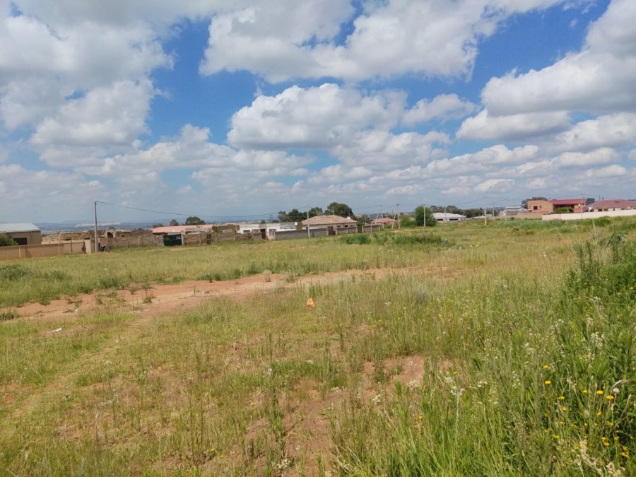  Bedroom Property for Sale in Mohlakeng Gauteng