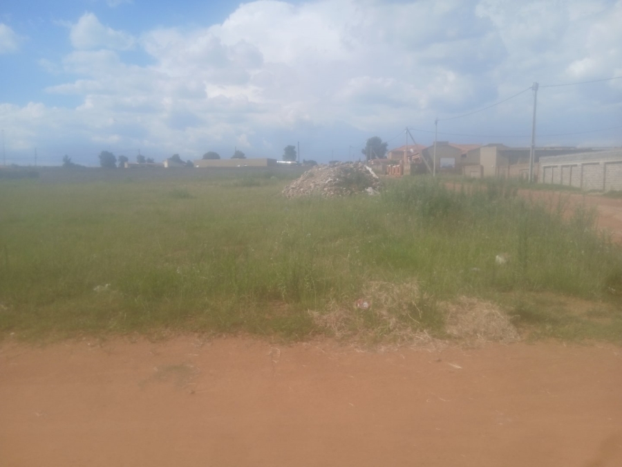  Bedroom Property for Sale in Mohlakeng Gauteng