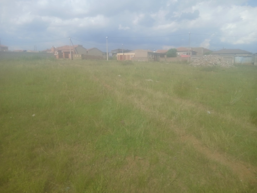  Bedroom Property for Sale in Mohlakeng Gauteng