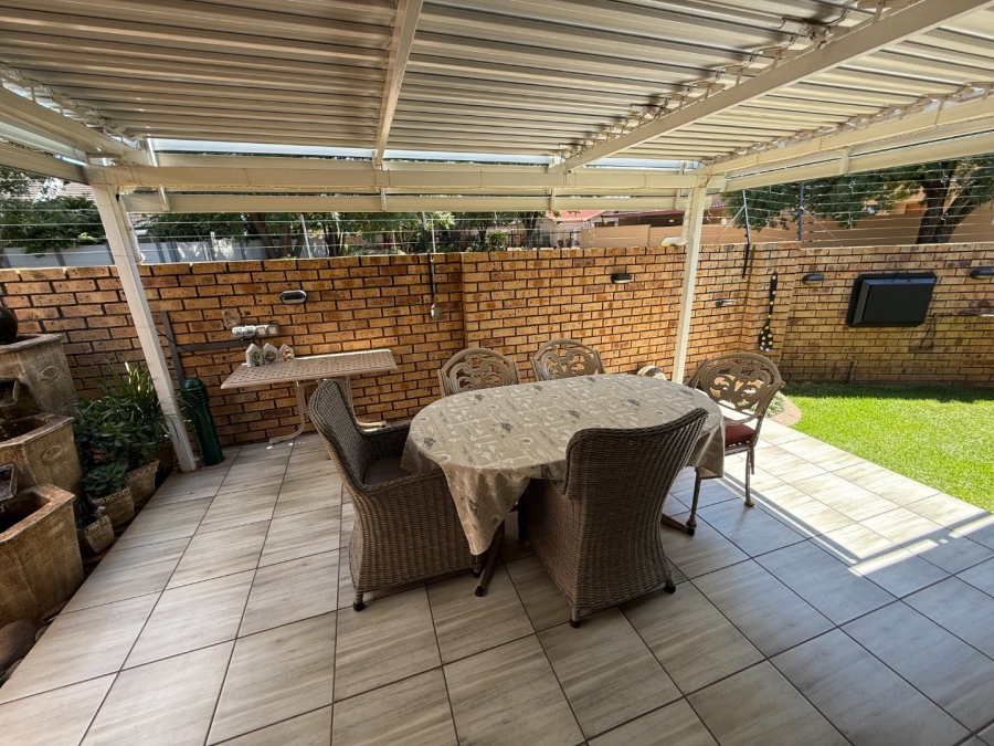 3 Bedroom Property for Sale in Doringkloof Gauteng