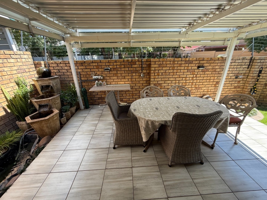 3 Bedroom Property for Sale in Doringkloof Gauteng