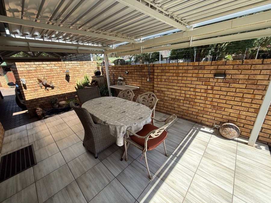 3 Bedroom Property for Sale in Doringkloof Gauteng