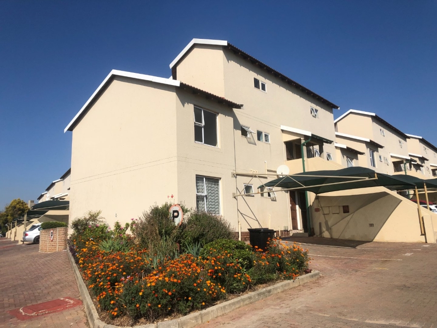 2 Bedroom Property for Sale in Bromhof Gauteng