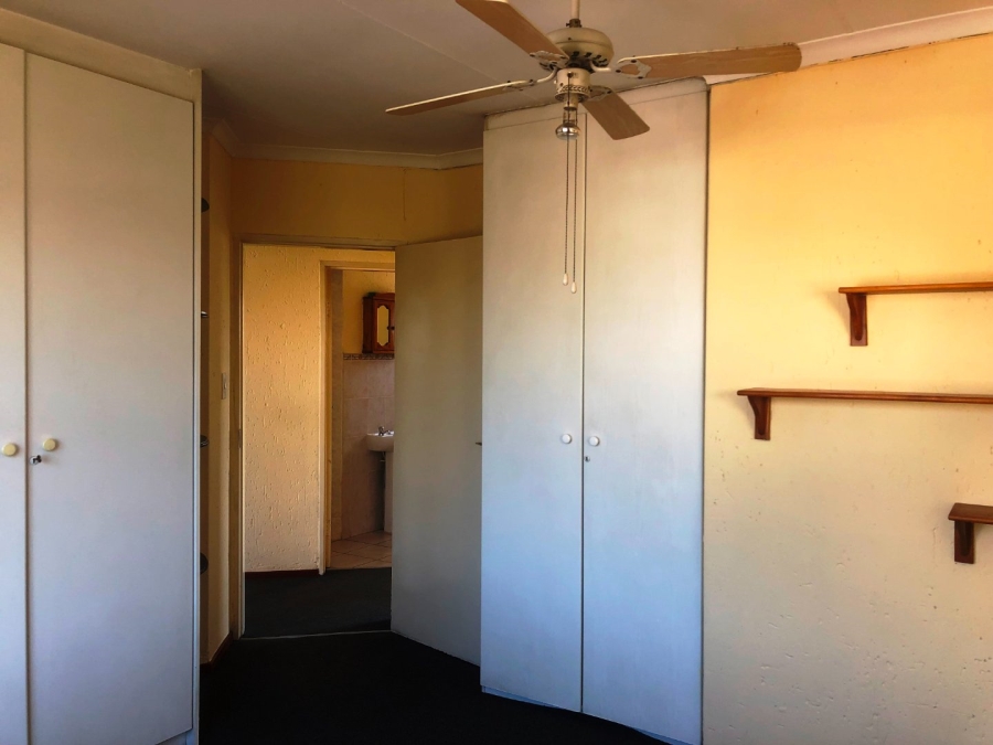 2 Bedroom Property for Sale in Bromhof Gauteng