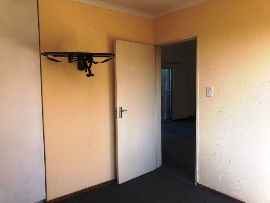2 Bedroom Property for Sale in Bromhof Gauteng