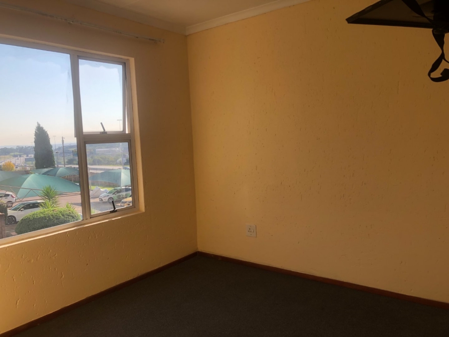 2 Bedroom Property for Sale in Bromhof Gauteng