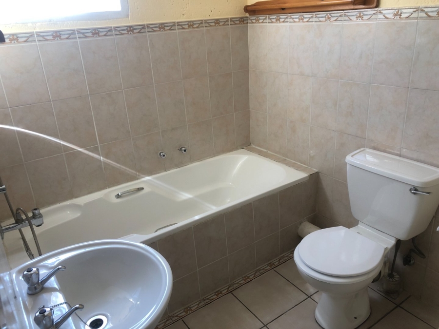 2 Bedroom Property for Sale in Bromhof Gauteng