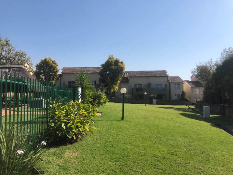 2 Bedroom Property for Sale in Bromhof Gauteng