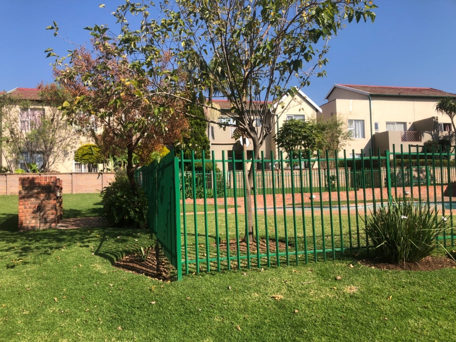 2 Bedroom Property for Sale in Bromhof Gauteng