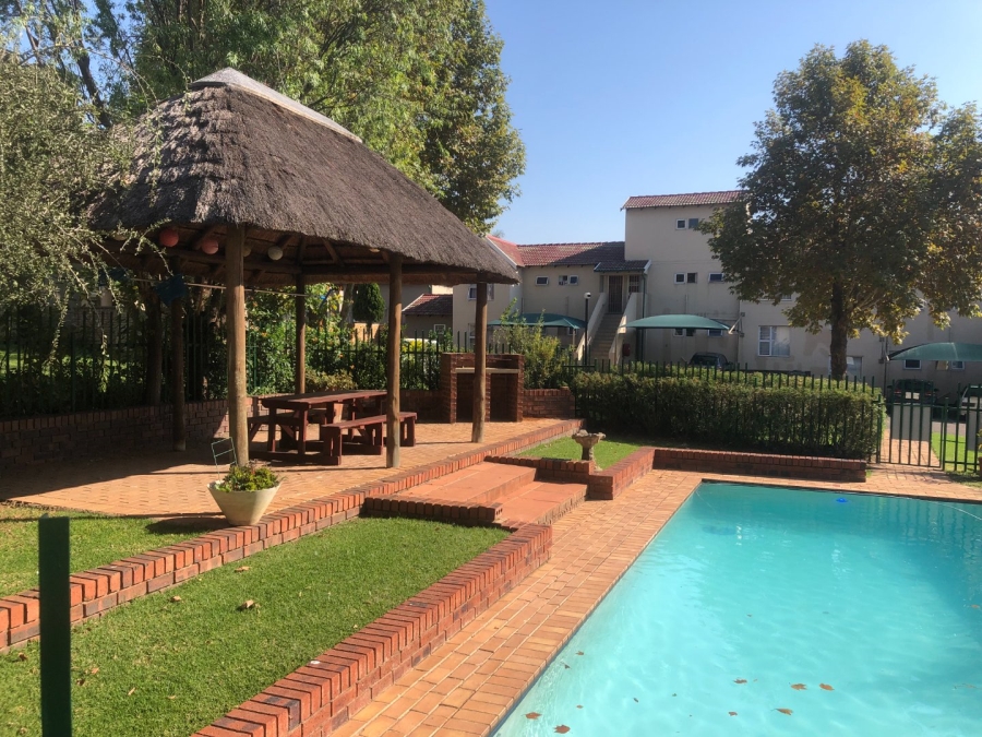 2 Bedroom Property for Sale in Bromhof Gauteng